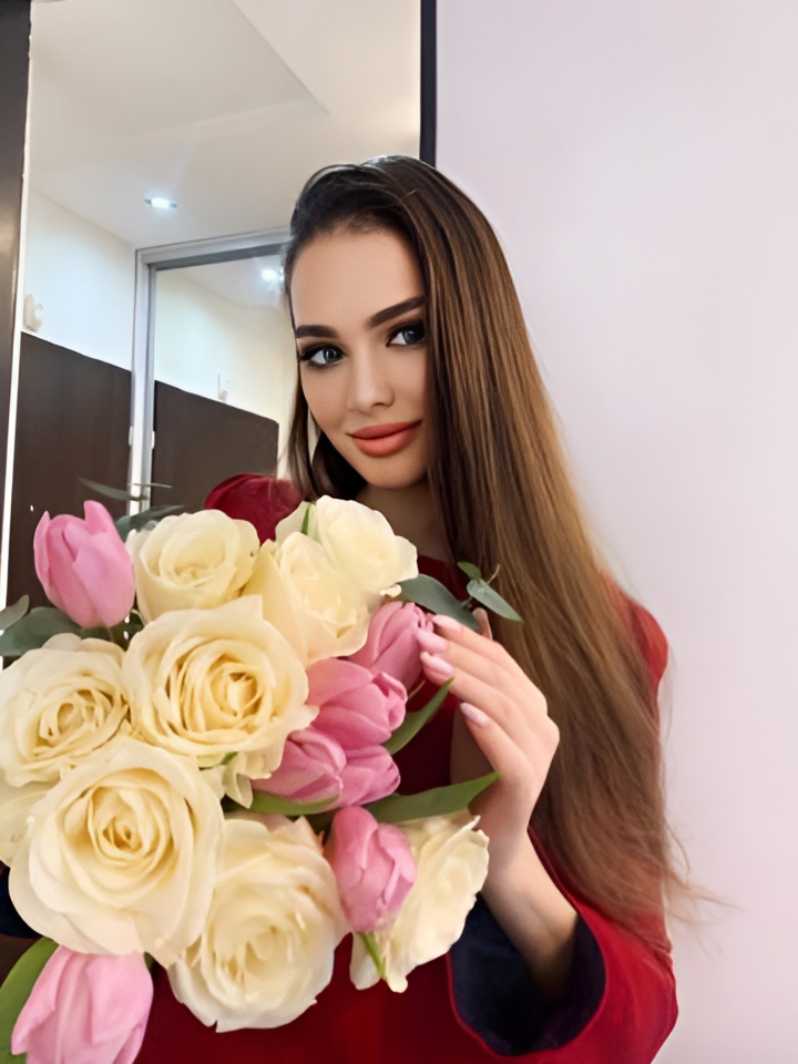 Илона привлекальеная девушка из Гуся хрустального цена от 5000 руб